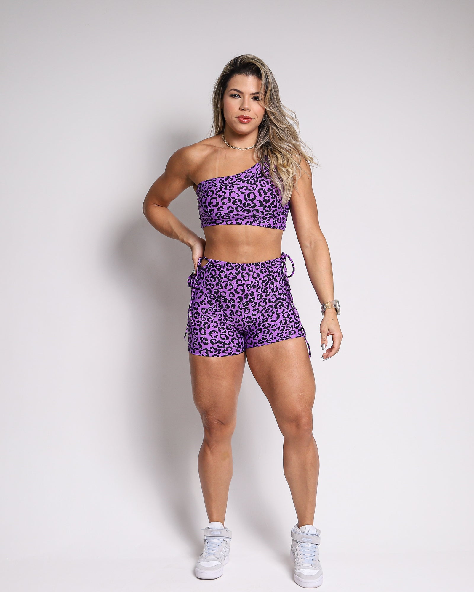 Conjunto Short Empina Bumbum Ajuste Onça Colors + Top Paloma