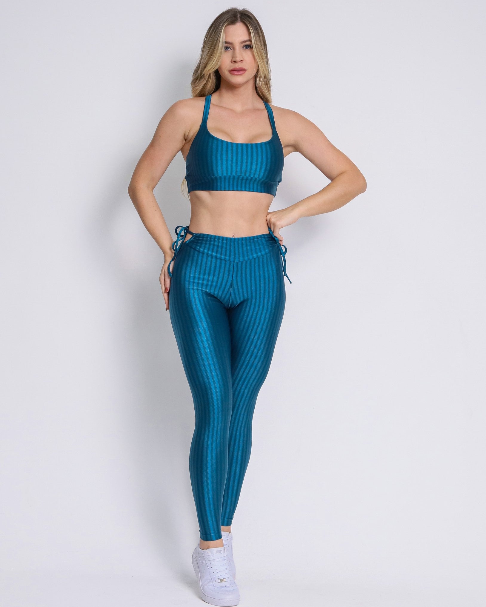 Conjunto Legging Empina Bumbum Cirre + Top Tai