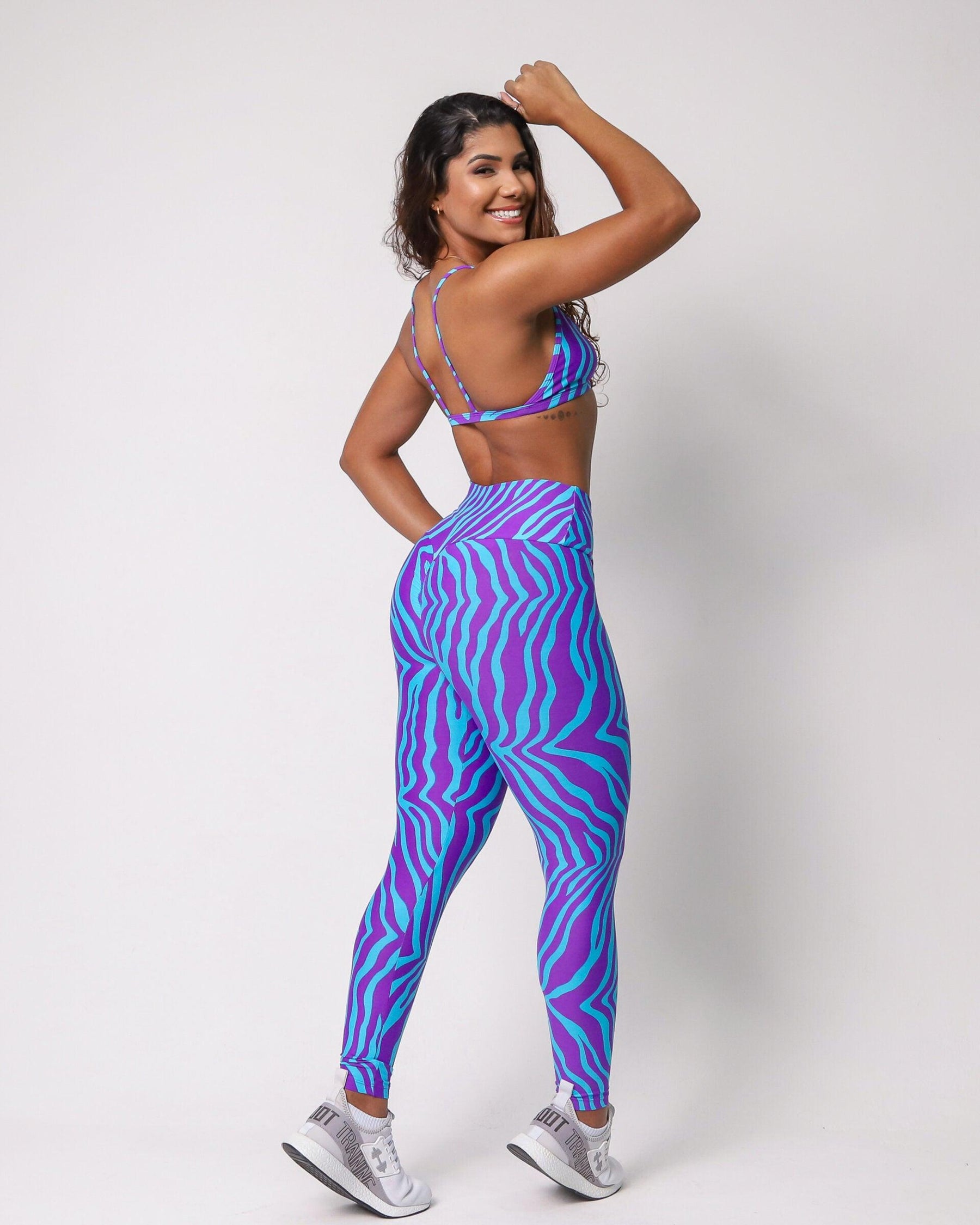 Conjunto Legging Empina Bumbum Savana + Top Angie